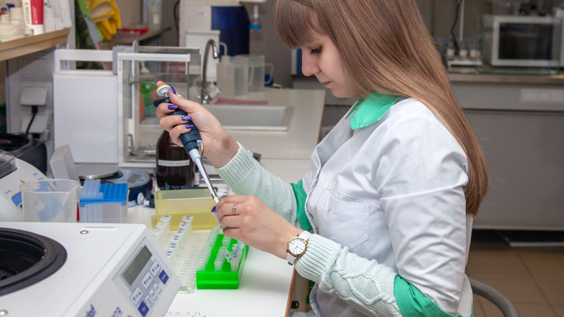 File:Lab for Molecular Ecology and Biogeography.jpg