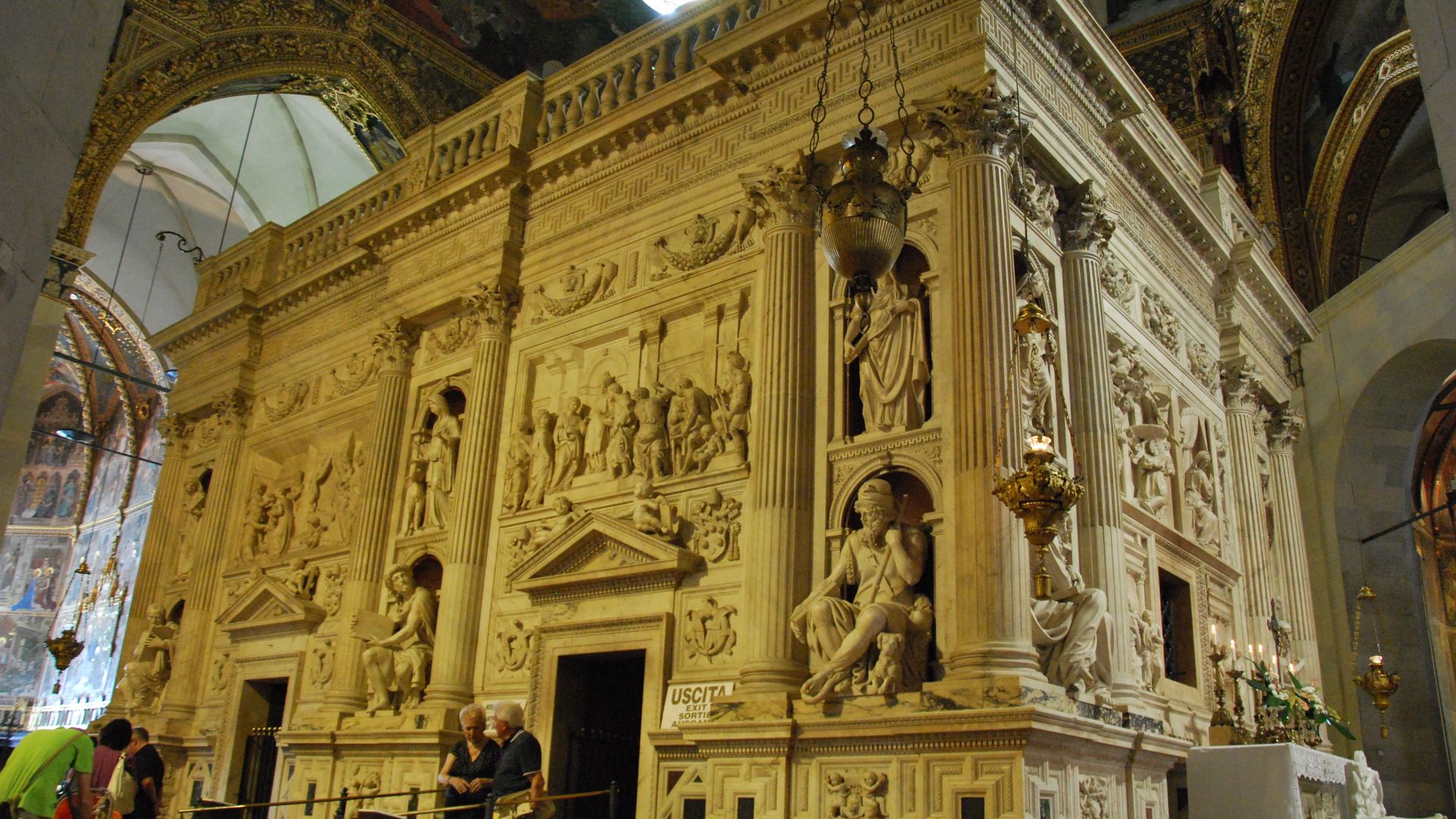 File:Santuario della Santa Casa in Loreto - Casa Santa.jpg