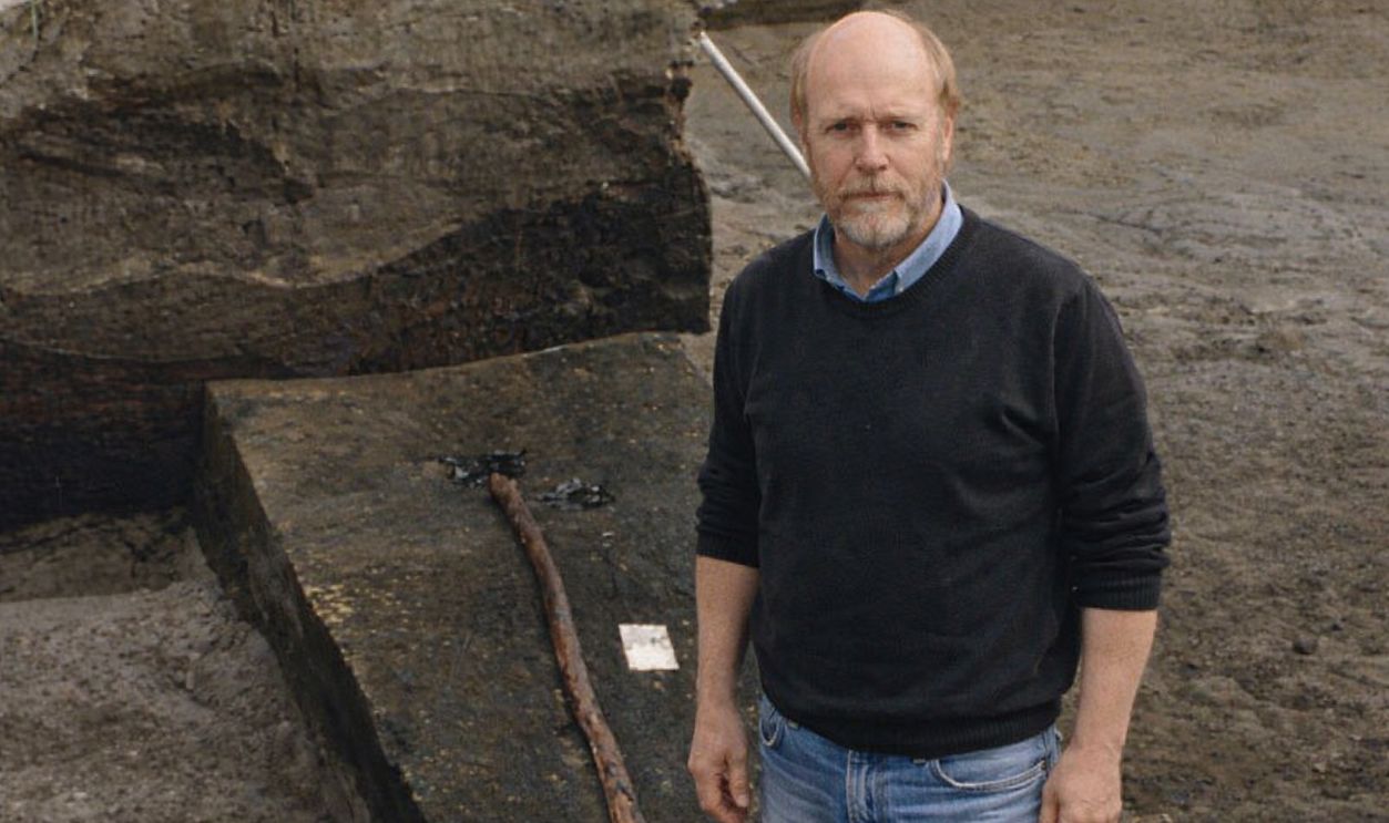 Man near Schoningen spear