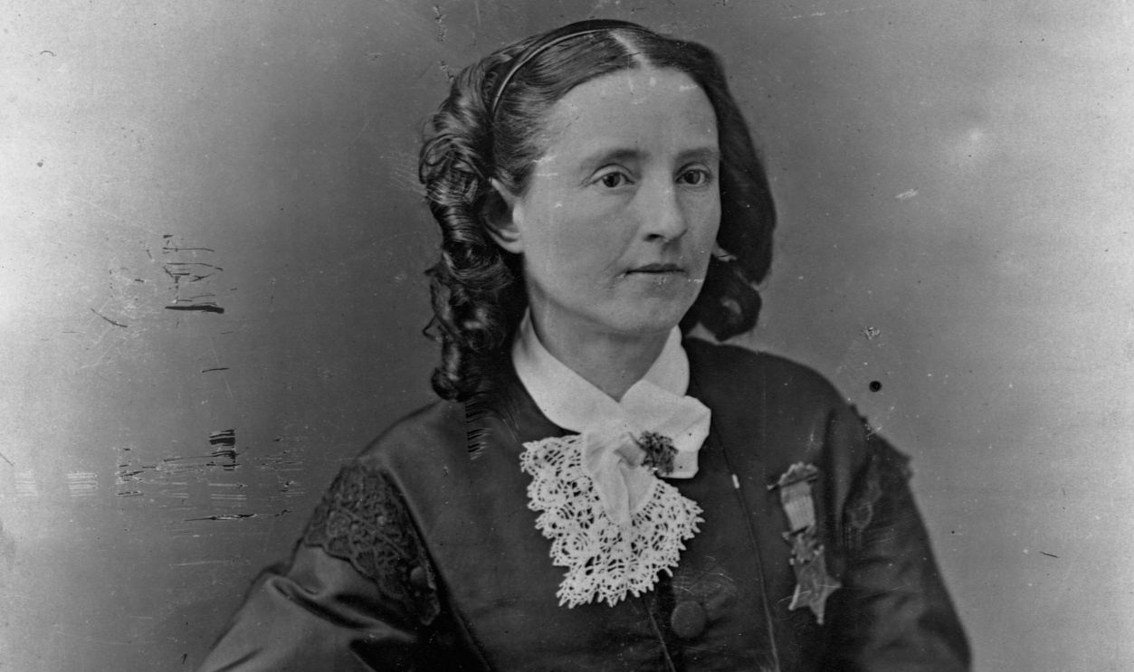 Getty Images - 640462223 - Physician Mary Edwards Walker wears the Medal of Honor she received in 1865.