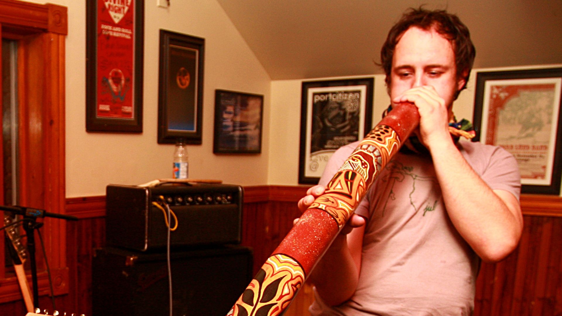 File:Shotgun & Didgeridoo (4146952845).jpg