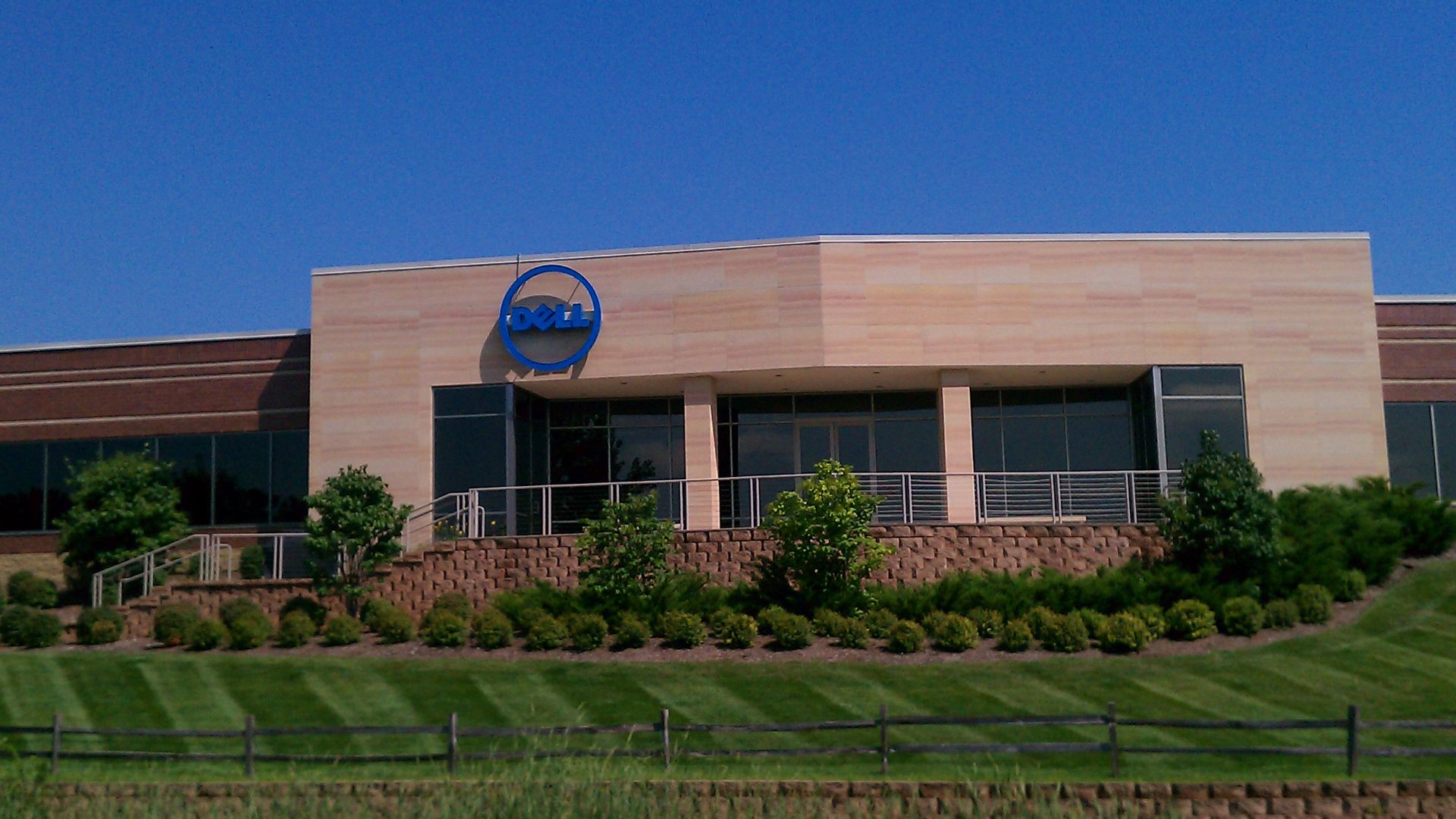 File:Dell Compellent building.jpg