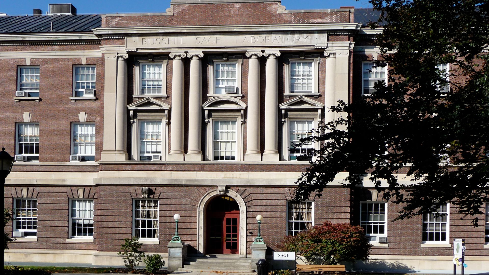 File:RusselSageLabs.JPG
