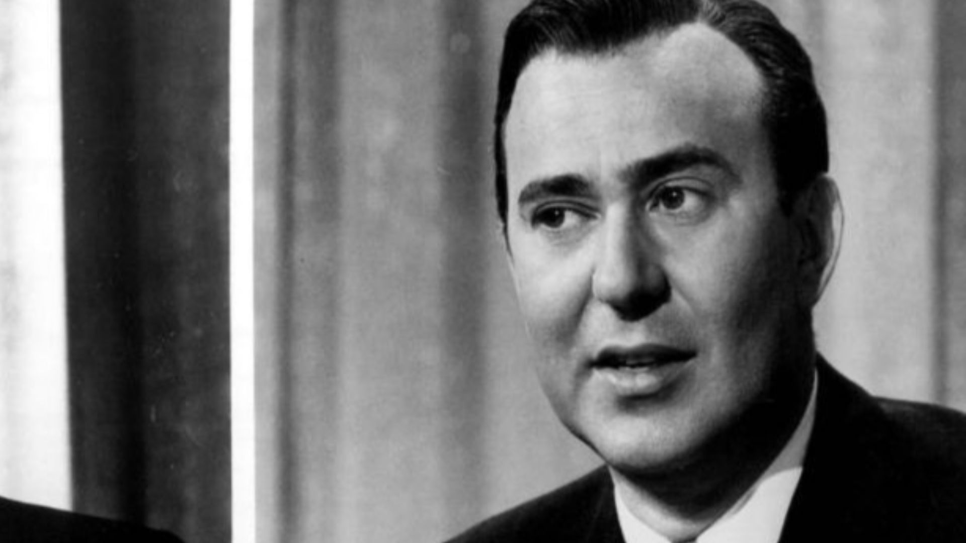 File:Carl Reiner with and without toupee 1964.JPG