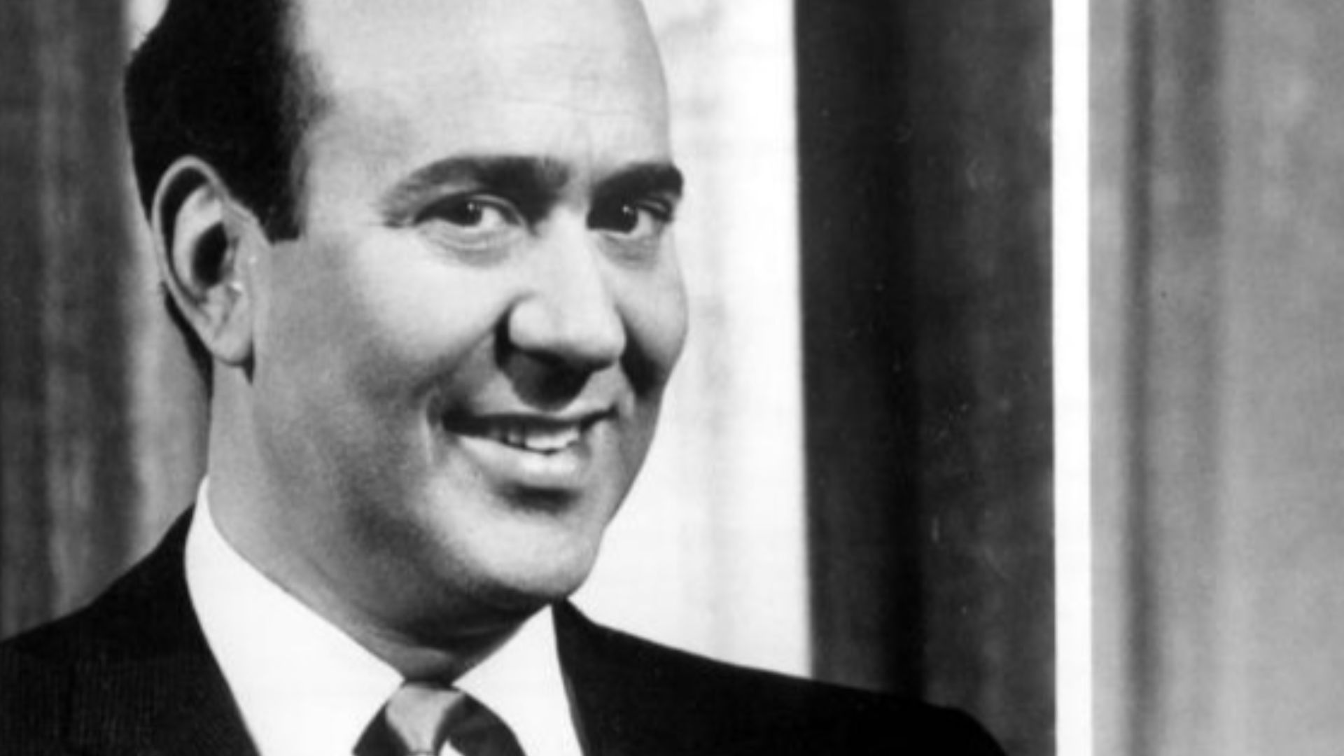 File:Carl Reiner with and without toupee 1964.JPG