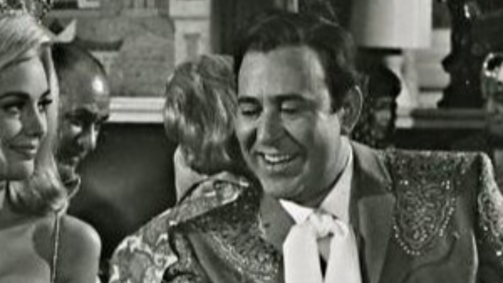File:Linda Harrison and Carl Reiner Guide for Married Man(cropped).JPG