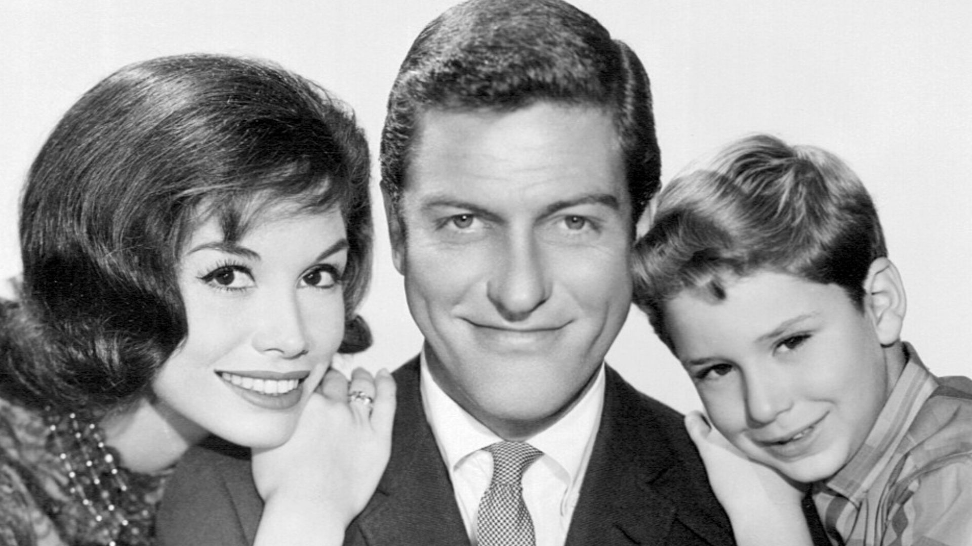 File:Dick Van Dyke Petrie family 1963.JPG