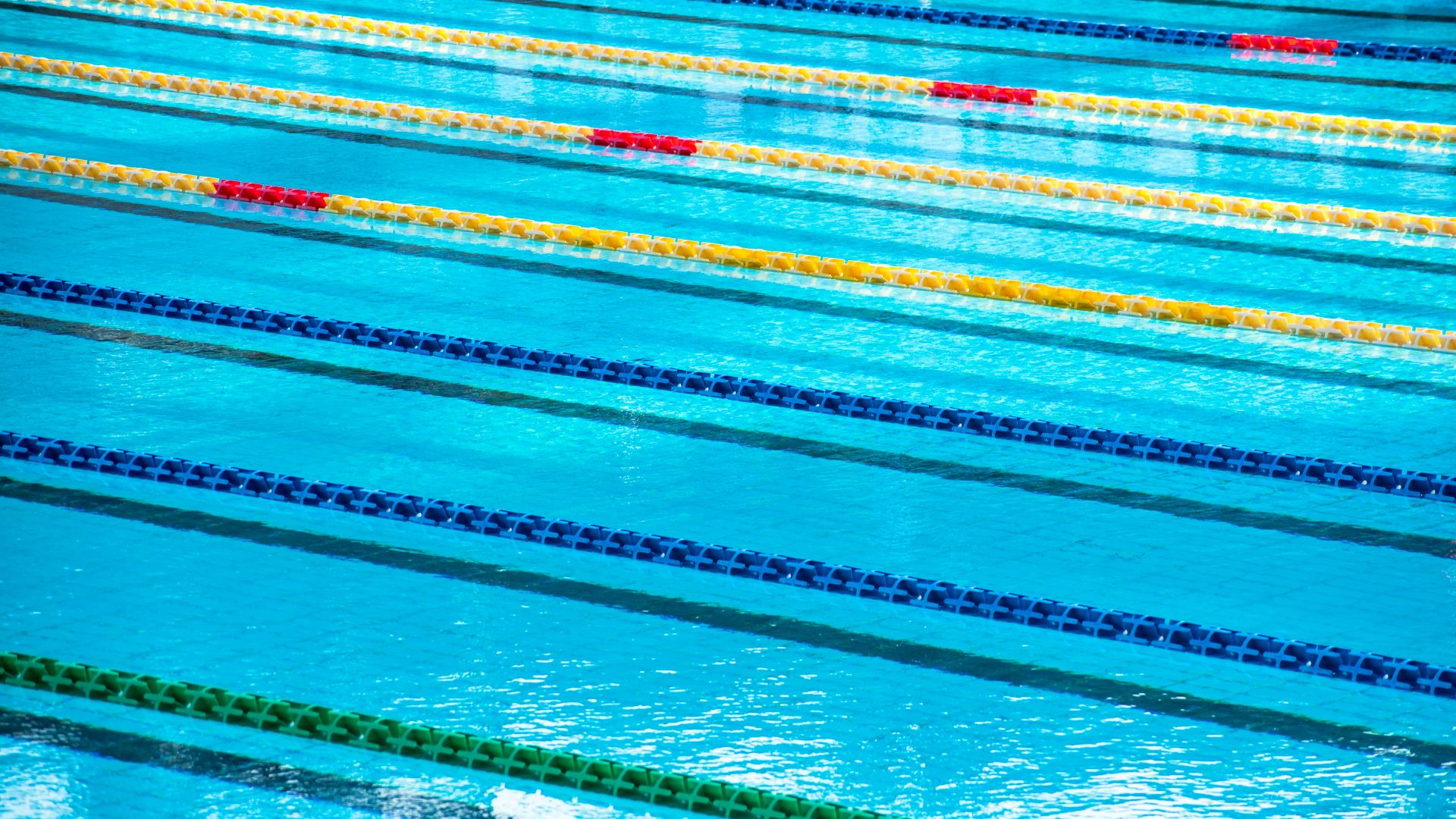 swimming pool with athletic diving ropes