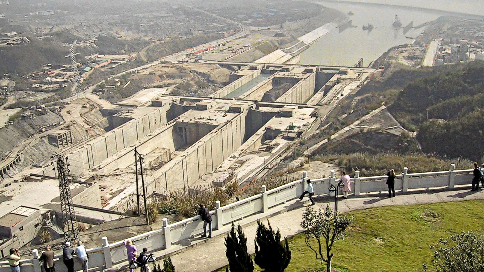 File:Locks of the Three Gorges Dam.jpg