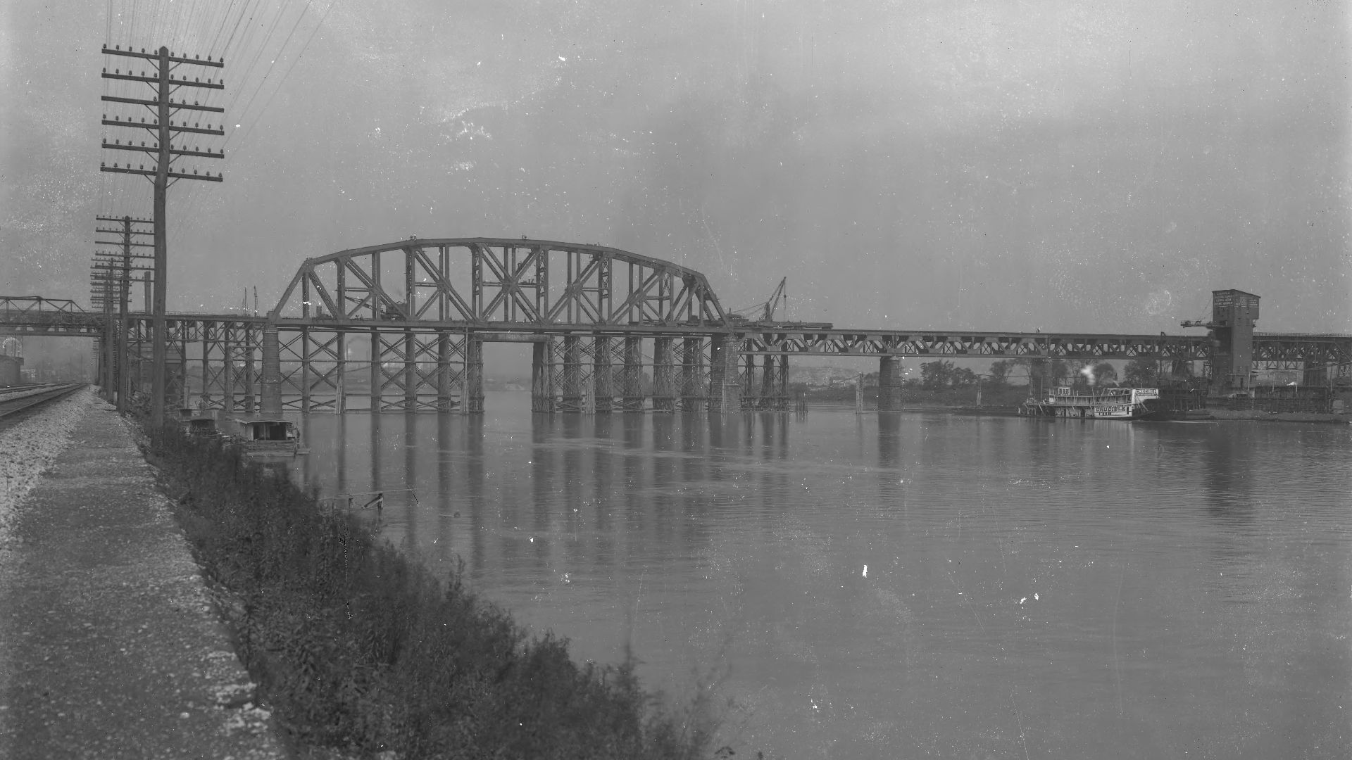File:Connecting Railroad Bridge Over Ohio River Back Channel (20180220-hpichswp-0173).png