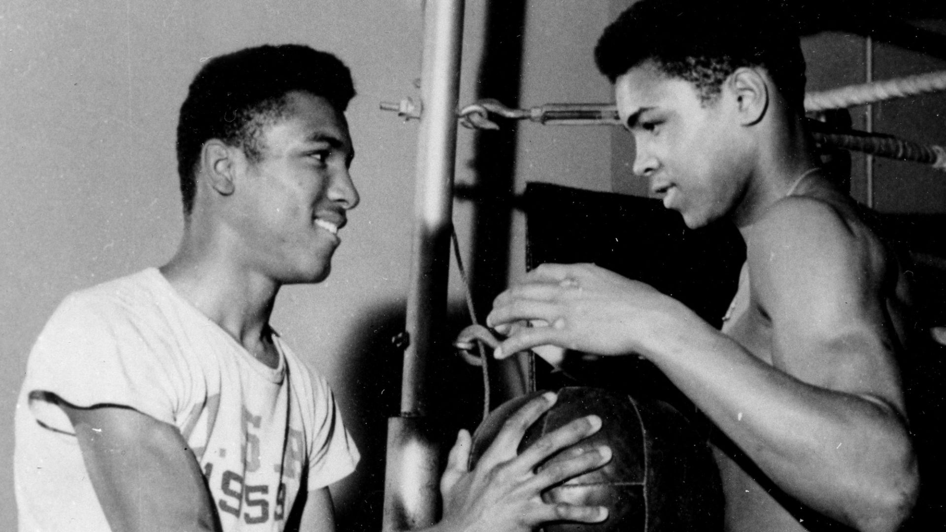 File:Muhammad Ali and Rahaman Ali training in 1960.jpg