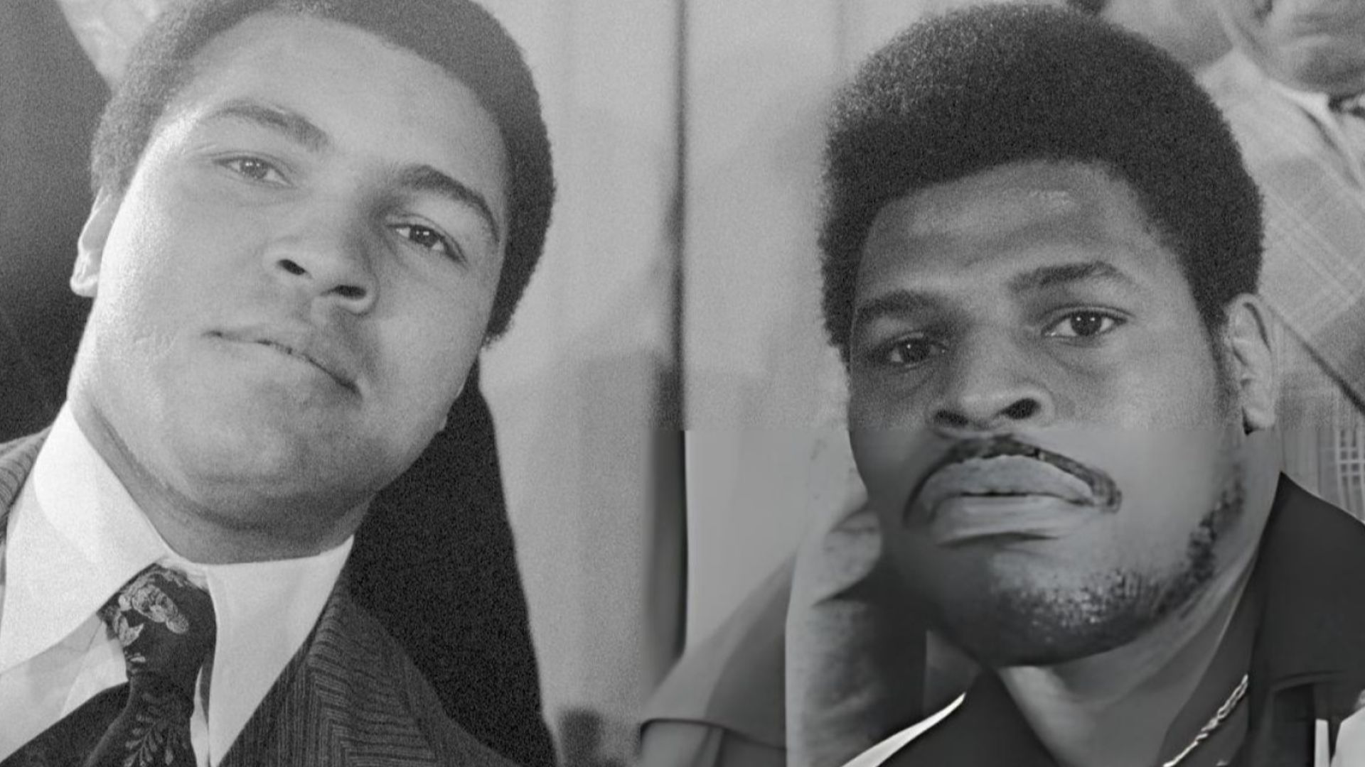 File:Heavyweight champ Muhammad Ali, left, made an effort to hold back the laughter at a recent press conference at the Waldorf-Astoria with his opponent Leon Spinks.jpg