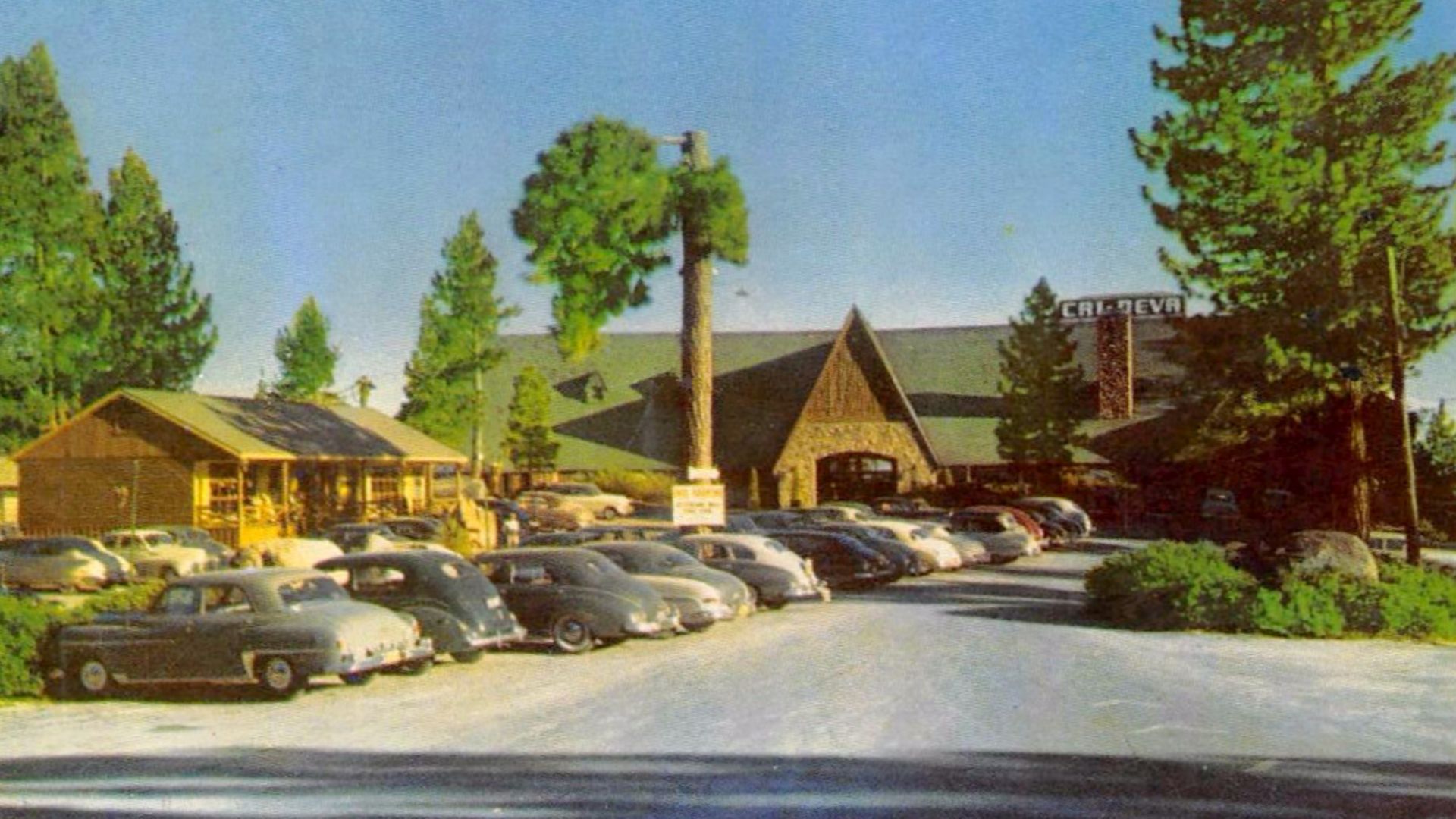File:Cal Neva Lodge.jpg