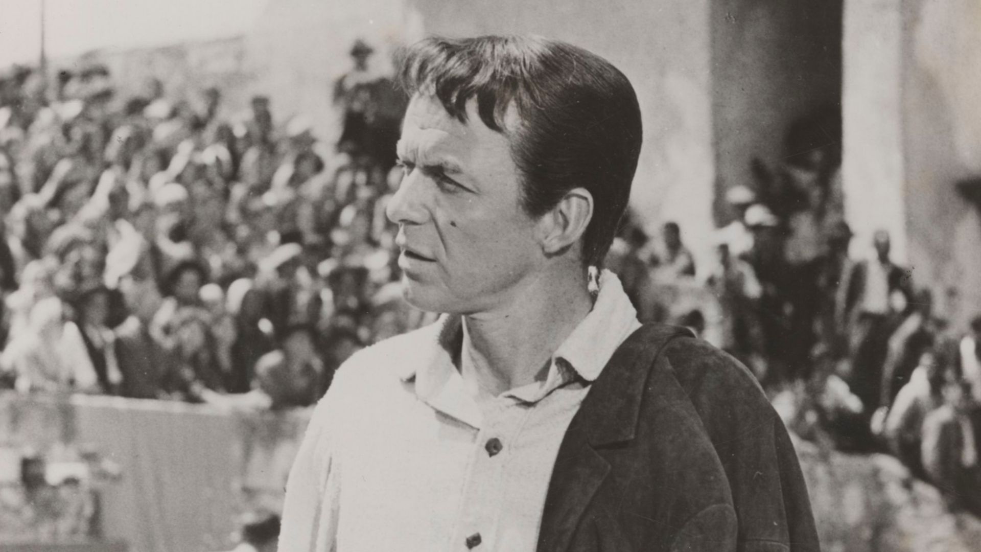File:Photo Frank Sinatra in a scene from The Pride and the Passion, a film directed and produced by Stanley Kramer in 1957 1957 - Touring Club Italiano 04 0783.jpg