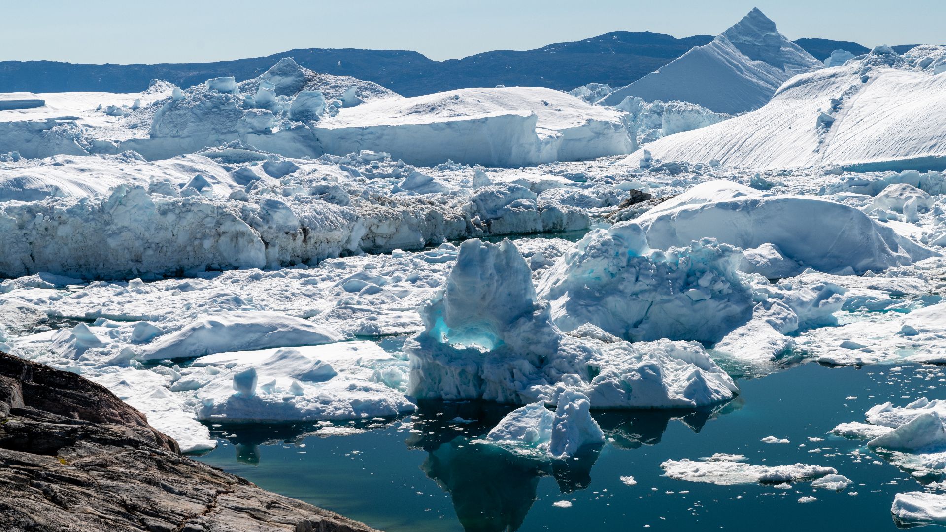 File:Icebergs in the Ilulissat Icefjord, Greenland (54067250841).jpg