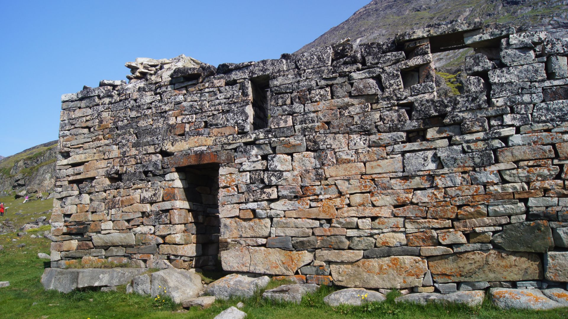 File:Hvalsey Church 2014 07.jpg