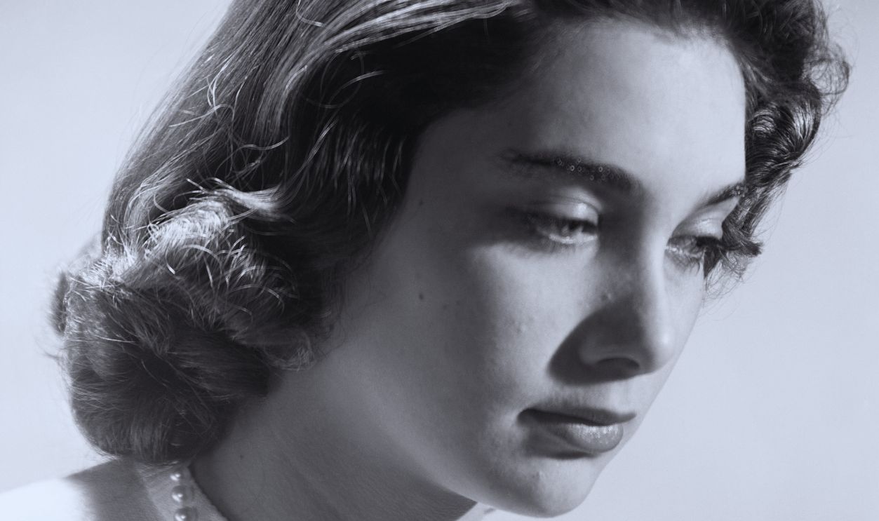 Gettyimages - 2182940236, Suzanne Pleshette Portrait American actress Suzanne Pleshette (1937 - 2008) poses for a portrait in New York, New York, circa 1956.
