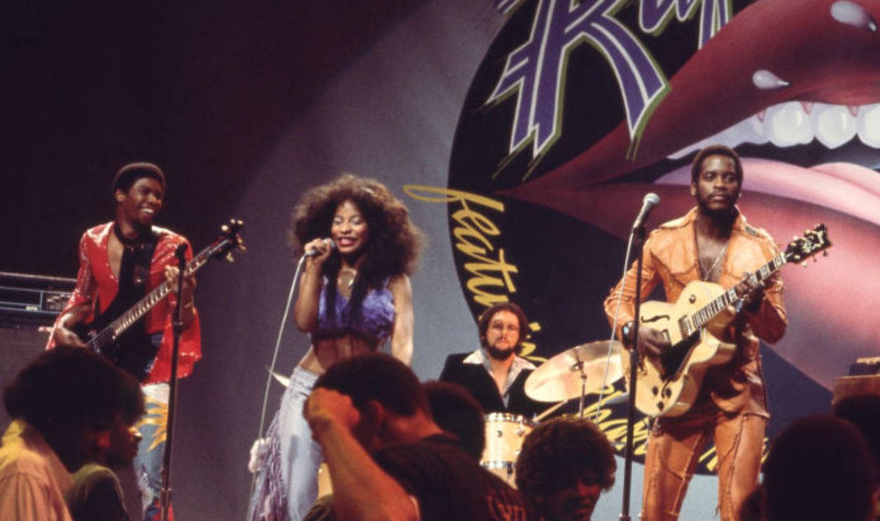 Rufus featuring Chaka Khan [L-R: Bobby Watson (bass), Chaka Khan (vocals), Andre Fischer (drums), Tony Maiden (guitar), Kevin Murphy (keyboards)] performs on Soul Train episode 162, aired 12/13/1975.