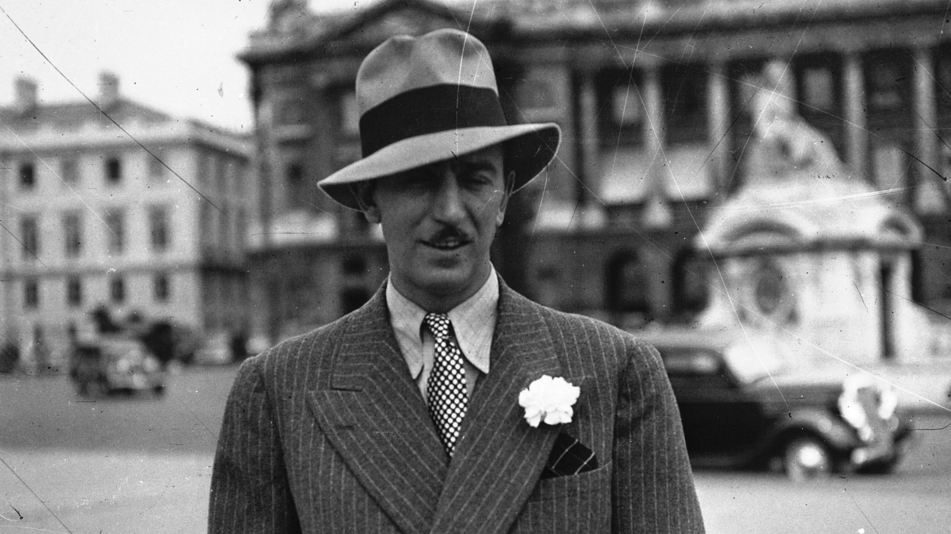 File:Walt Disney 1935.jpg