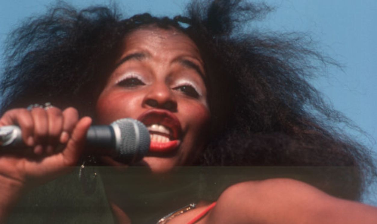 Chaka Khan performing circa 1977.