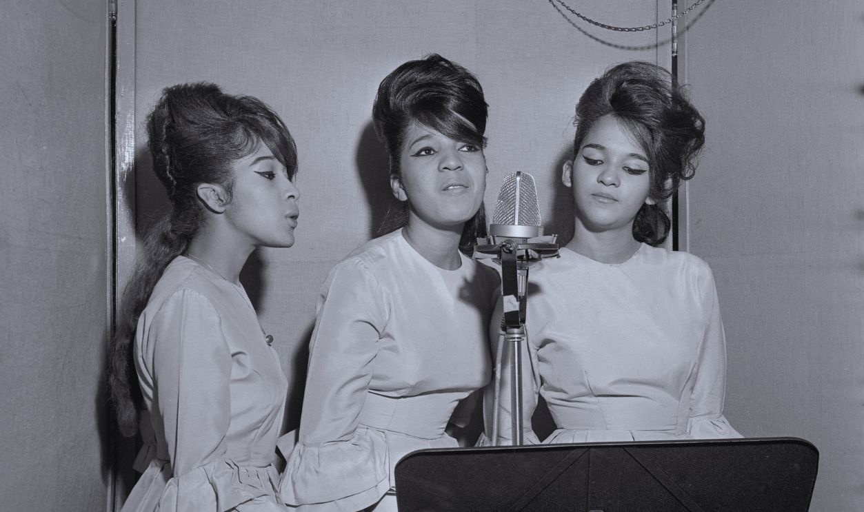 Gettyimages - 2170579368, The Ronettes In 1962 (L-R) Veronica Bennett (later known as Ronnie Spector), Estelle Bennett and Nedra Talley, known as The Ronettes, recording in RCA Victor New York studios on February 6, 1962.