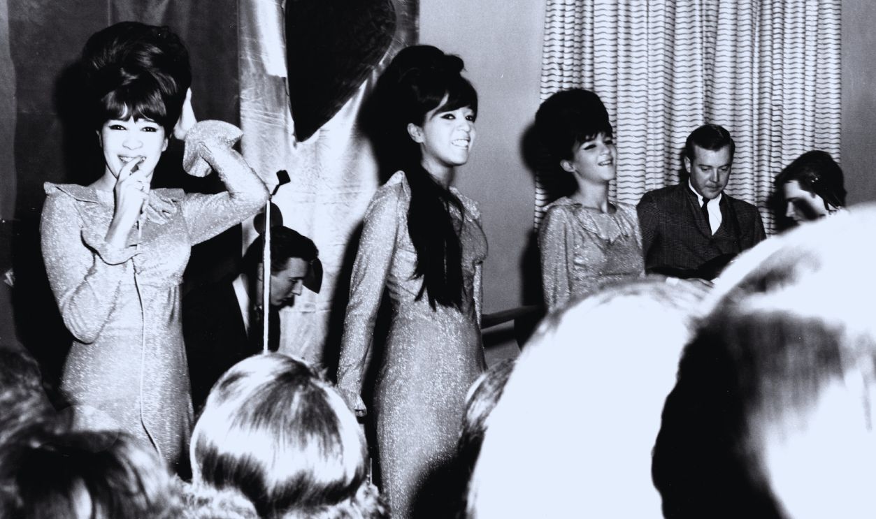 Gettyimages - 74293629, Ronettes Performing