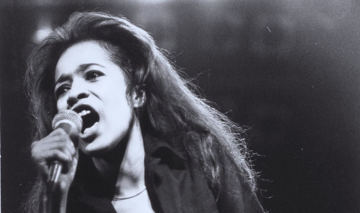 Gettyimages - 74798300, Music File Photos - The 1970s - by Chris Walter Ronnie Spector of The Ronettes, and ex-wife of Phil Spector, in 1977 at the Music File Photos 1970's in Various Cities, 