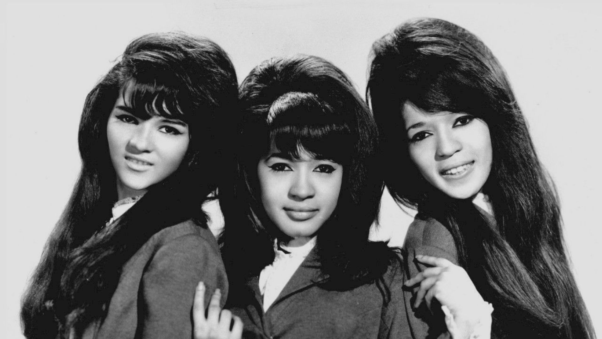 File:The Ronettes 1966.JPG
