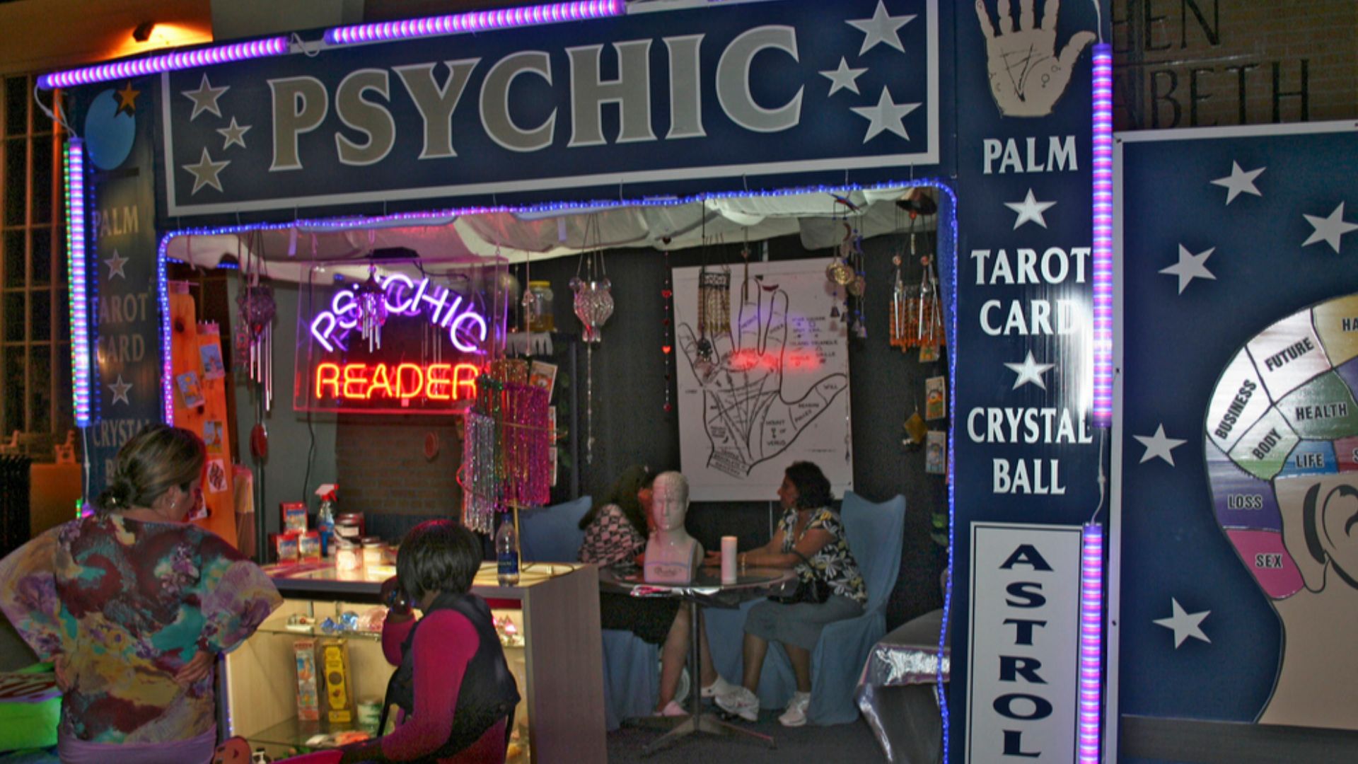 File:Psychic reading.jpg