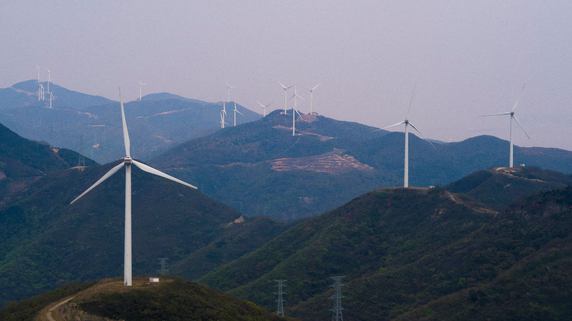 File:Chuanshan Wind Turbine Field, 2015-04-11 02.jpg