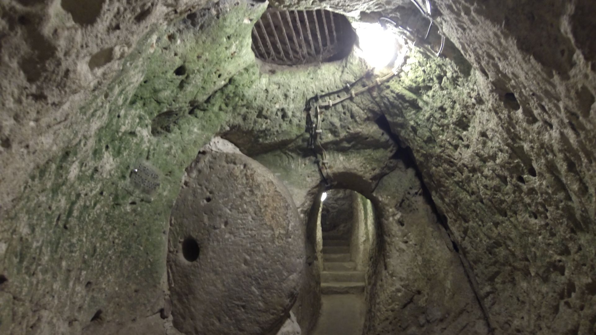 File:Derinkuyu Underground City 9817 Nevit.jpg