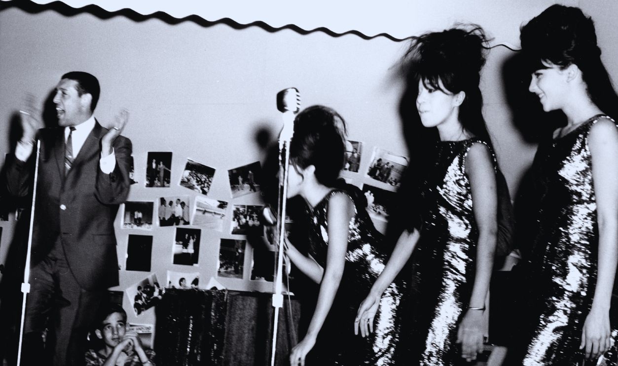 Gettyimages - 74293615, Ronettes Perfrorming