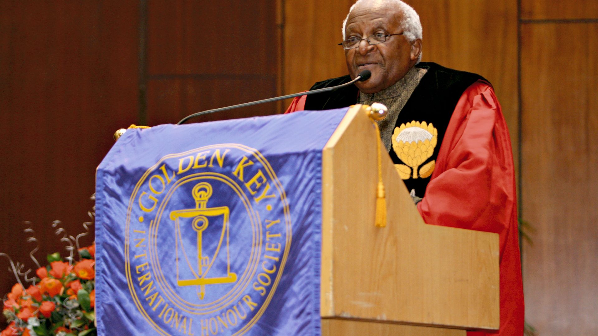 File:Desmond Tutu At NMRE 2009 - pic 2.jpg