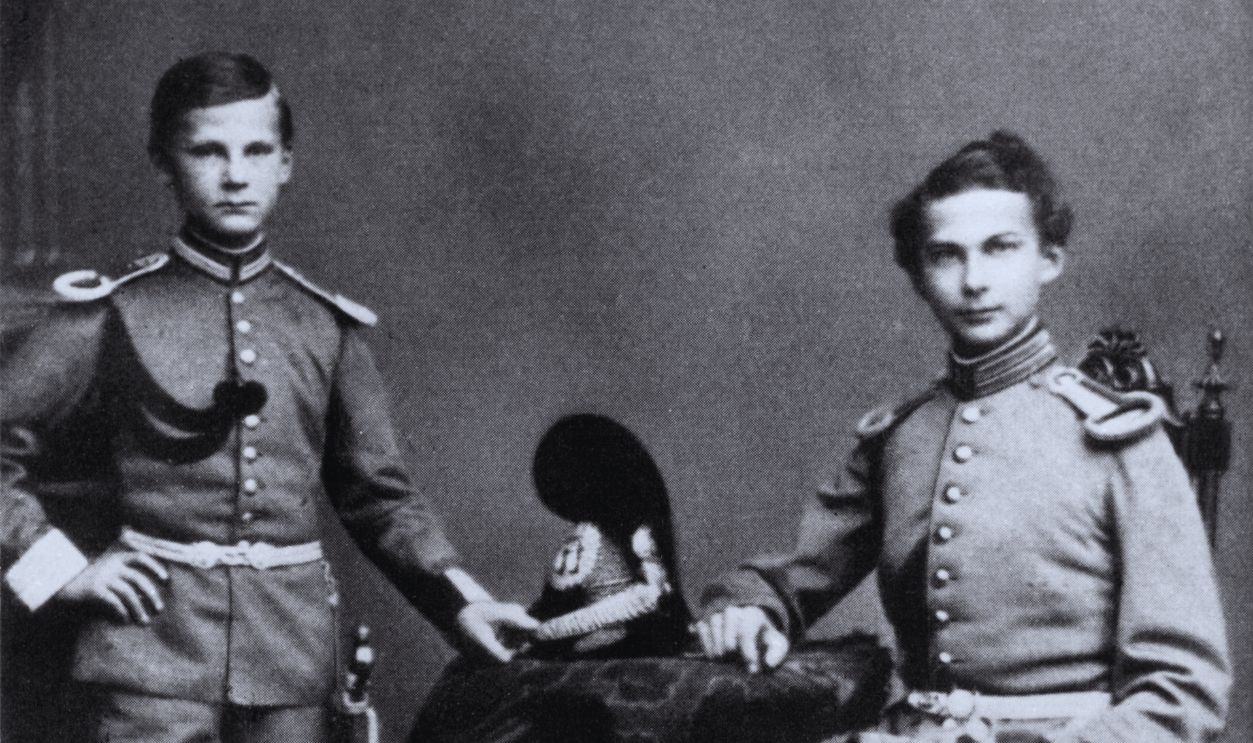 Gettyimages - 548188211, Ludwig II. of Bavaria *25.08.1845-13.06.1886+ King of Bavaria with his brother Otto (l.) - photograph by Max Stuffler - 1861 - Vintage property of ullstein bild