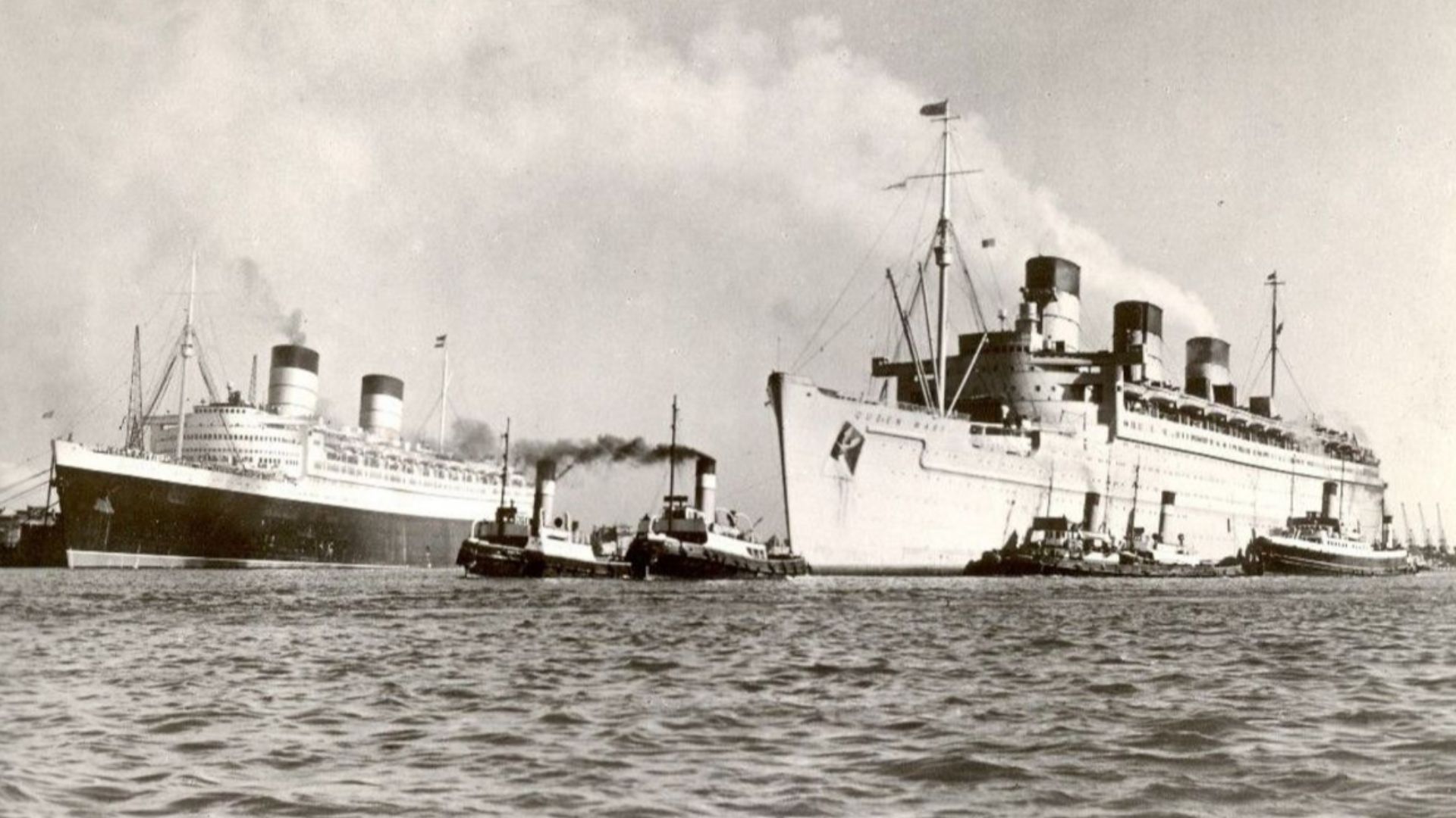 File:Queen Elizabeth and Queen Mary in Southampton September 27, 1946.jpg