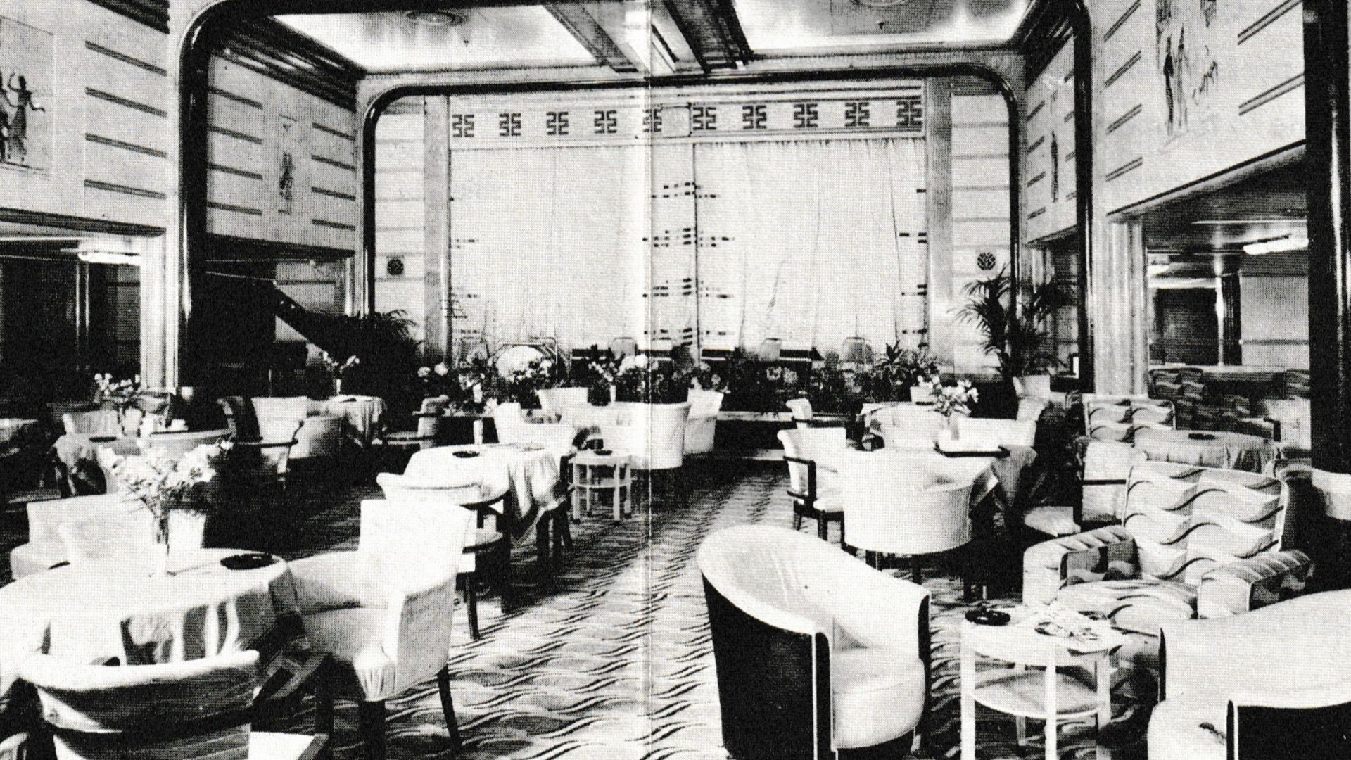 File:QM-Cabin-Dining-Saloon.jpg