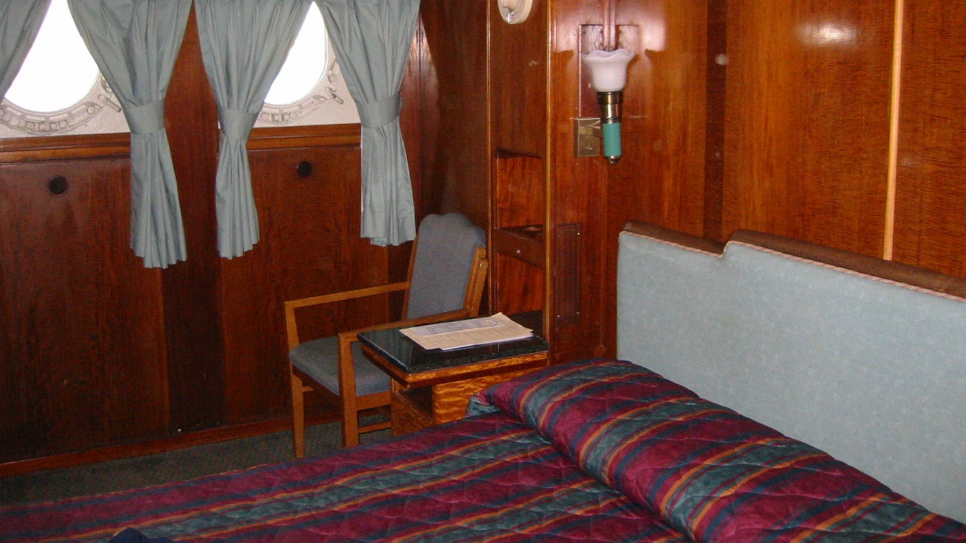 File:Queen Mary cabin.jpg
