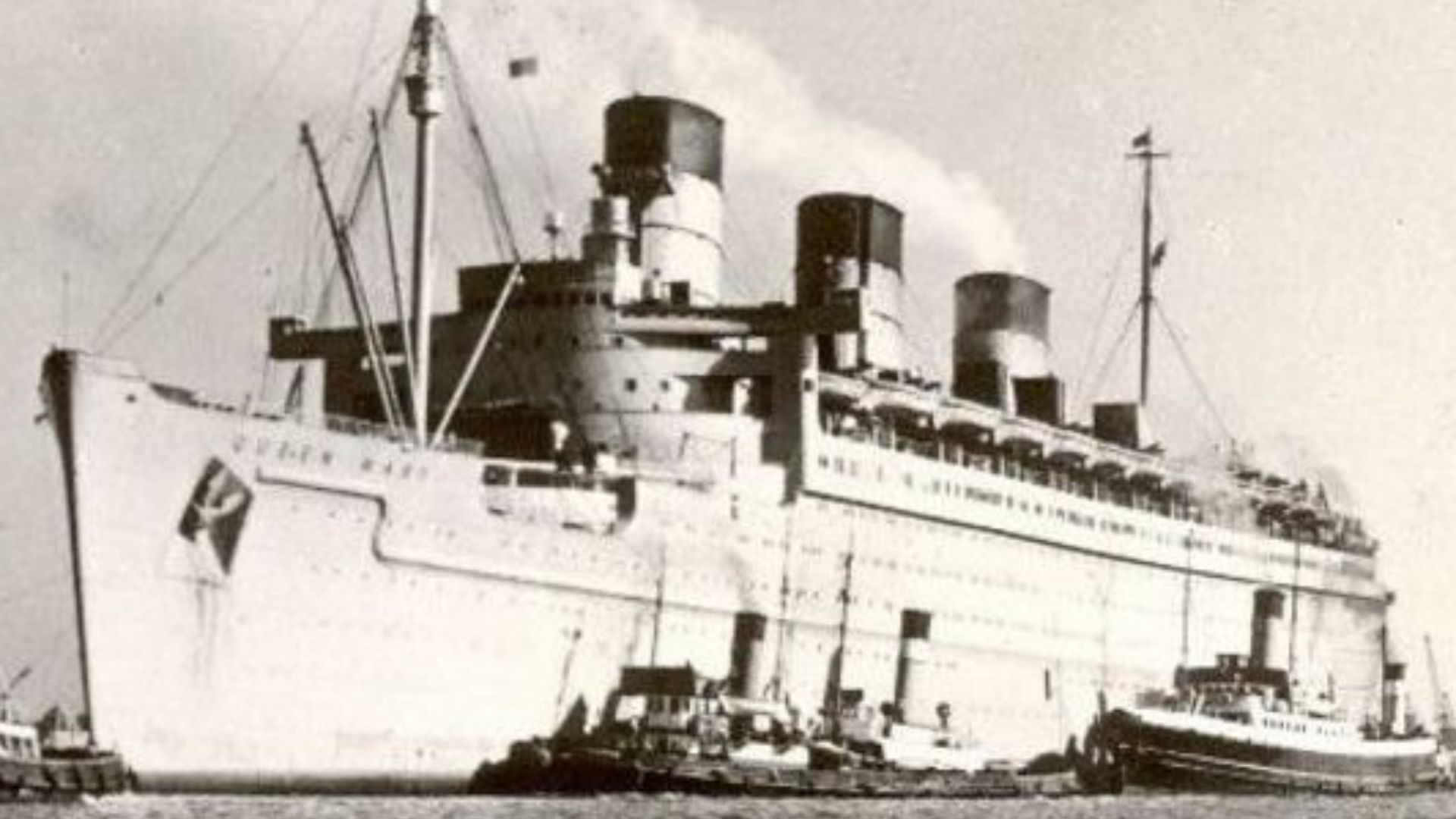 File:Queen Elizabeth and Queen Mary in Southampton September 27, 1946 (Queen Mary).jpg