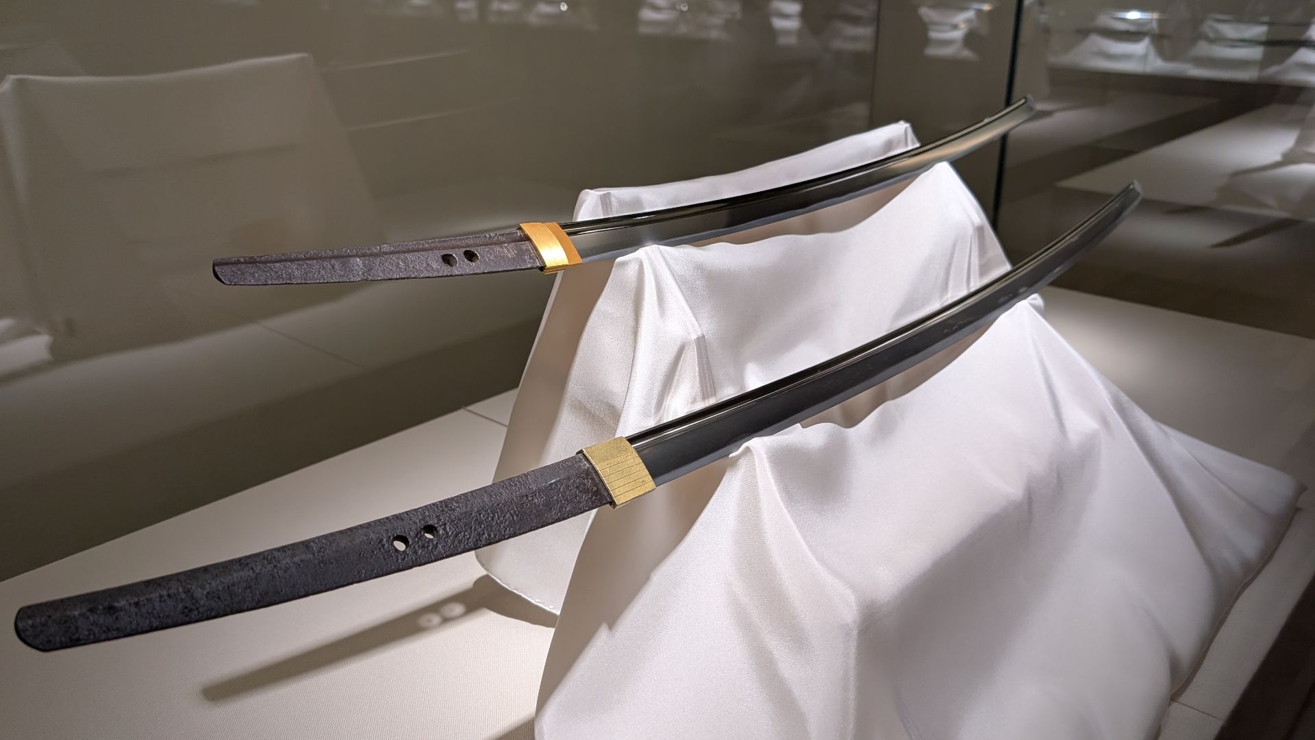 File:Katana exhibition at Matsumoto City Museum (48685).jpg
