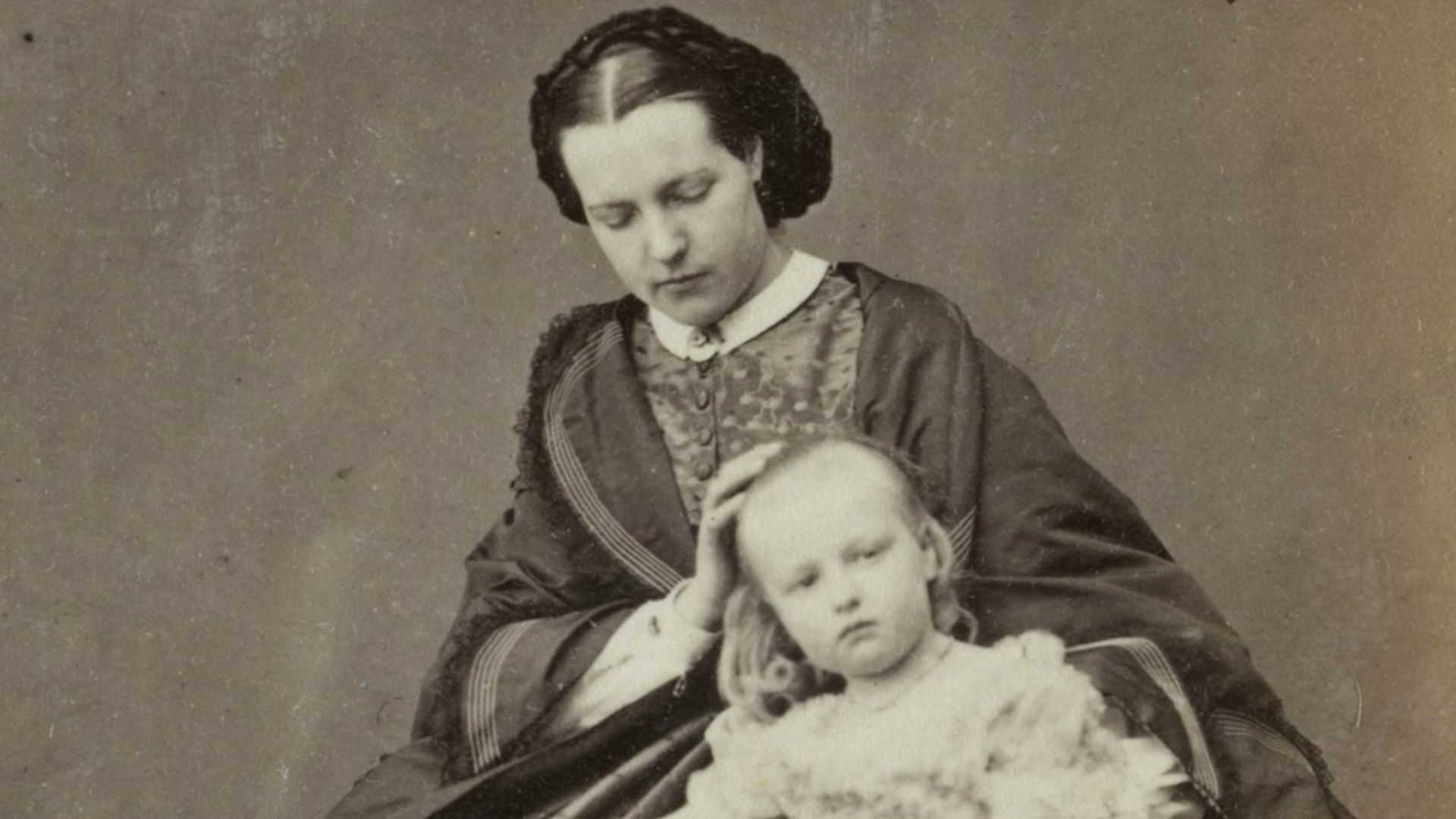 File:Queen Henriette of Belgians and daughter Princess Marie Louise.jpg