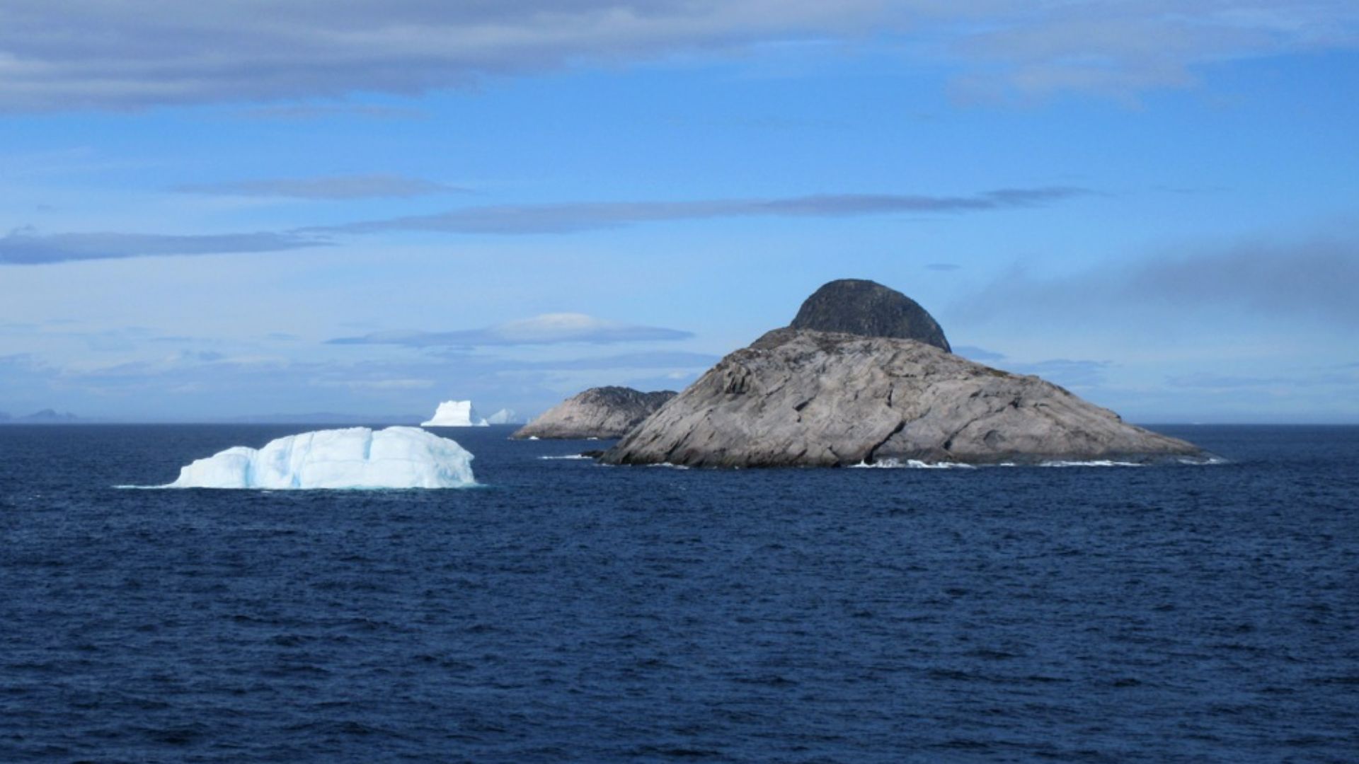File:Davis Strait Icebergs.jpg