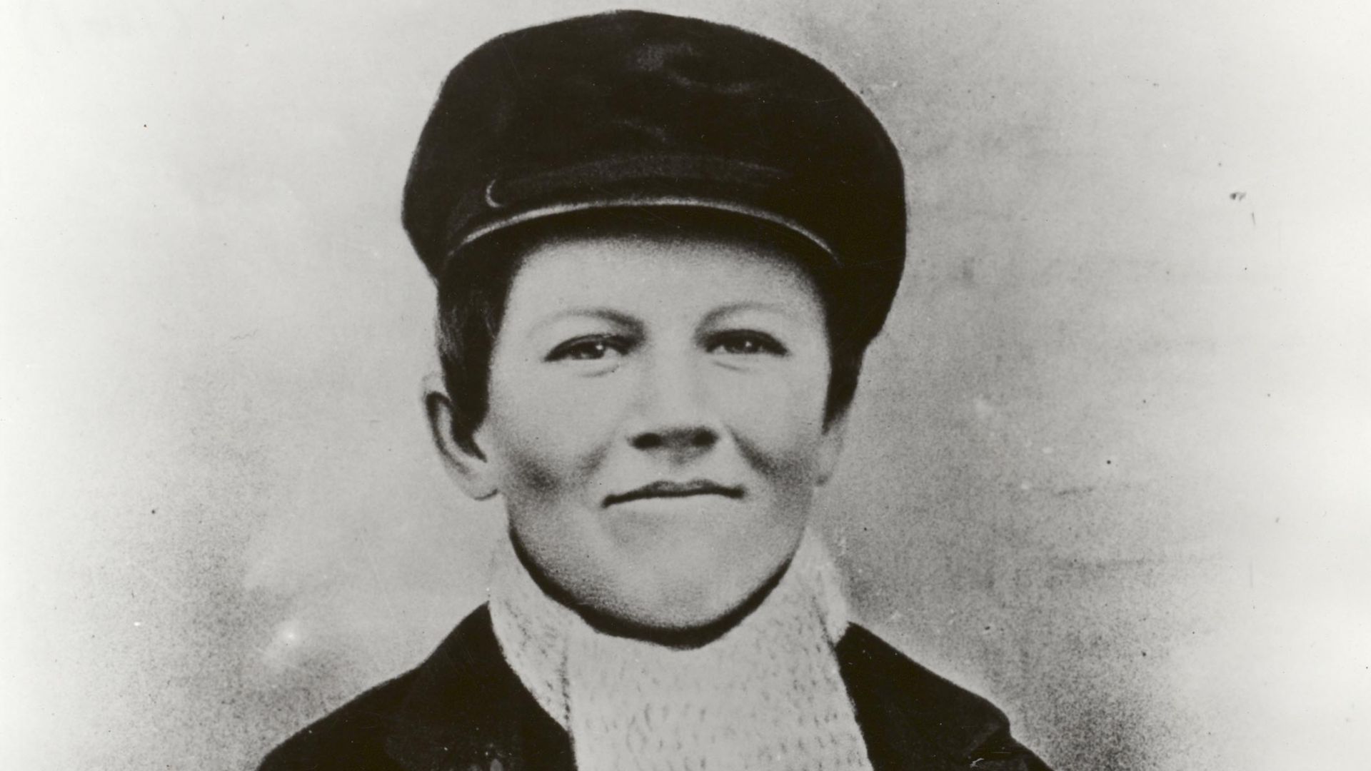 A young Thomas Edison sitting in a chair looking at the camera.
Young Thomas Edison poses for a photo.
Keywords: motion; pictures; edis