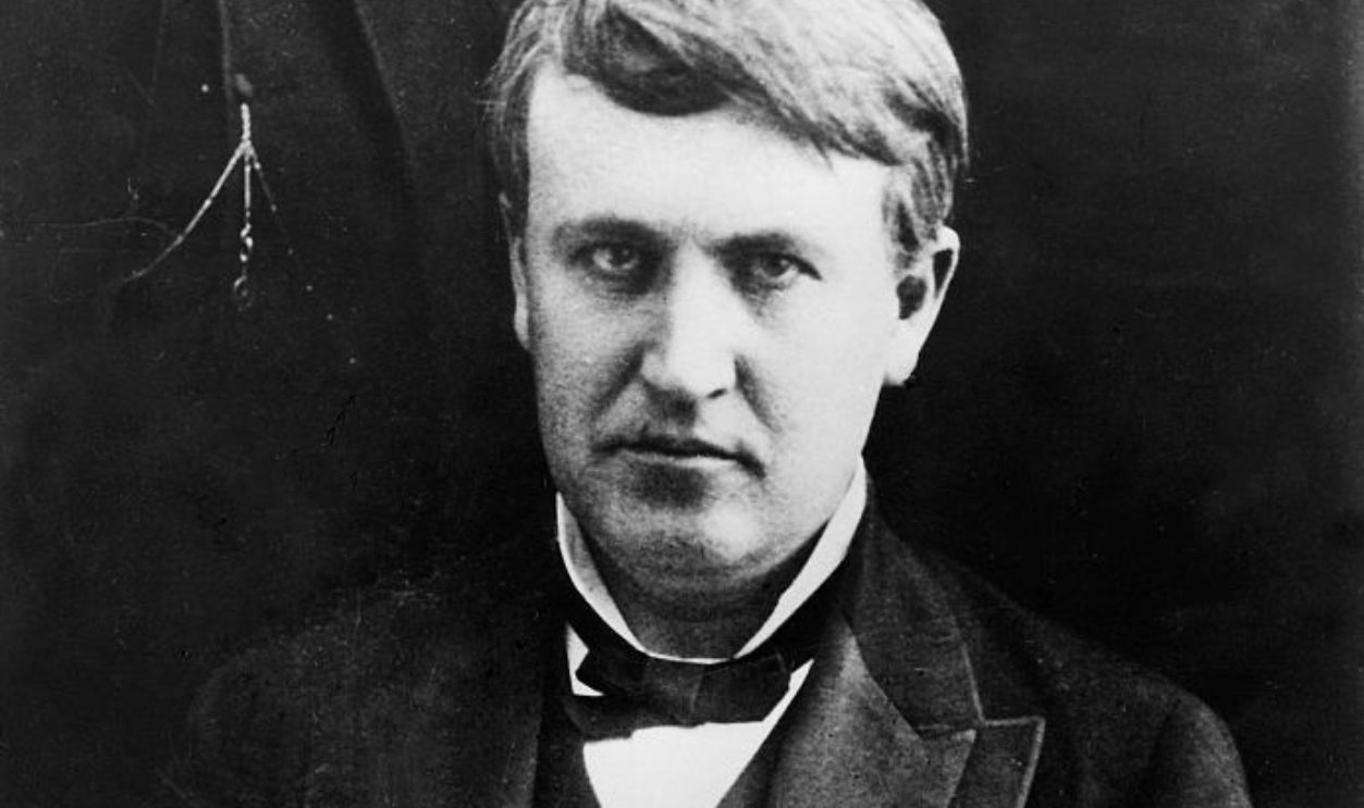 (Eingeschränkte Rechte für bestimmte redaktionelle Kunden in Deutschland. Limited rights for specific editorial clients in Germany.) Edison, Thomas Alva *11.02.1847-18.10.1931+ Erfinder, Unternehmer, USA Entwickelte 1879 die Gluehlampe - Halbportrait, als junger Mann - undatiert