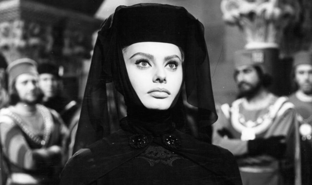 Sofia Loren in all black in a scene from the film 'El Cid', 1961.