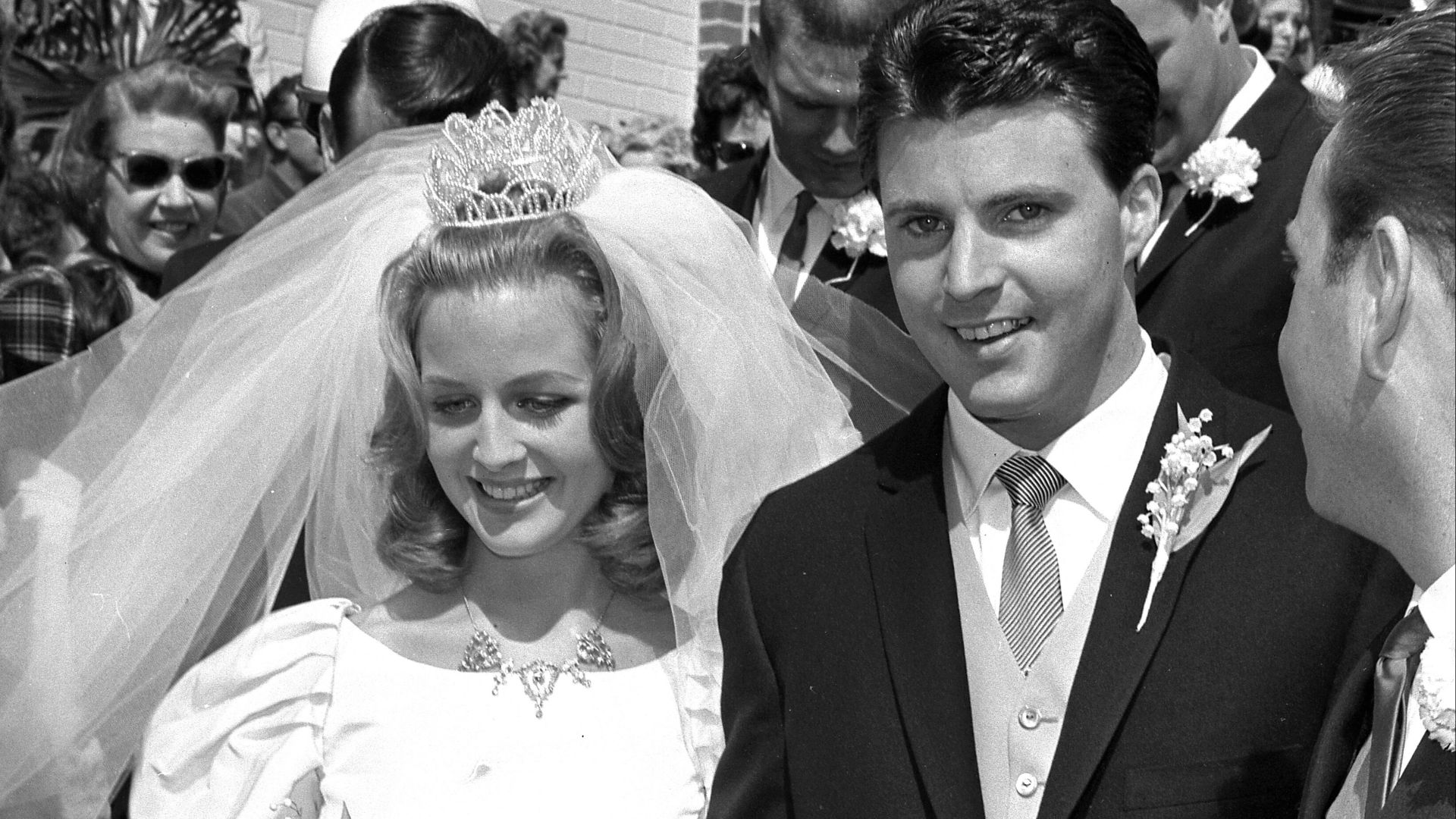 Ricky Nelson and Kristin Harmon, leaving St. Martin of Tours Church after their wedding in Brentwood,Los Angeles