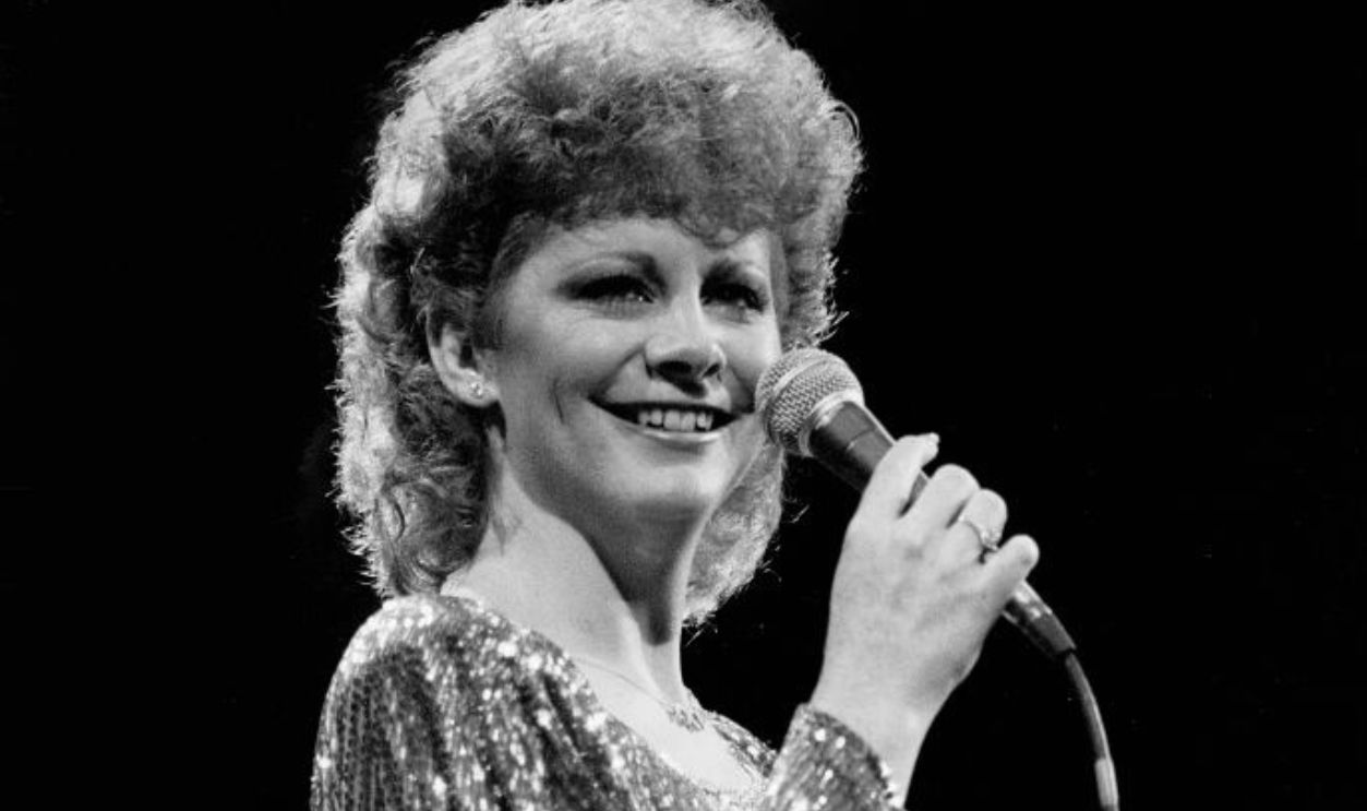 Reba McEntire performing in Birmingham, Alabama, May 7, 1985.