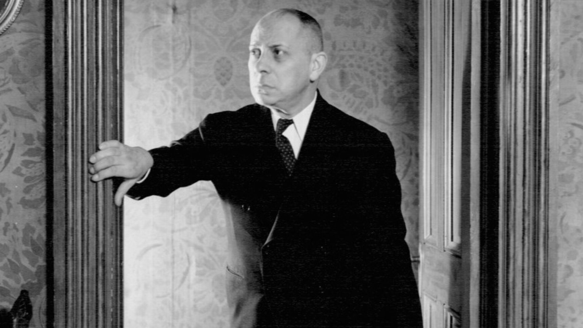 Photo of Erich von Stroheim from the Broadway production of Arsenic and Old Lace.  From circa 1941 to 1943, Stroheim played the role of Jonathan Brewster, which was originally played by Boris Karloff.
The item has no copyright markings on it as can be seen in the links above.
United States Copyright Office page 2