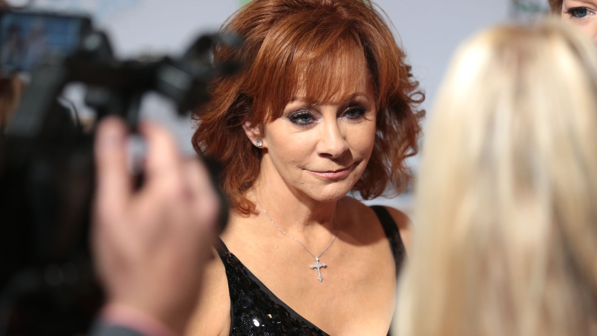 Reba McEntire on the red carpet at Celebrity Fight Night XXIII at the JW Marriott Desert Ridge Resort & Spa in Phoenix, Arizona.

Please attribute to Gage Skidmore if used elsewhere.