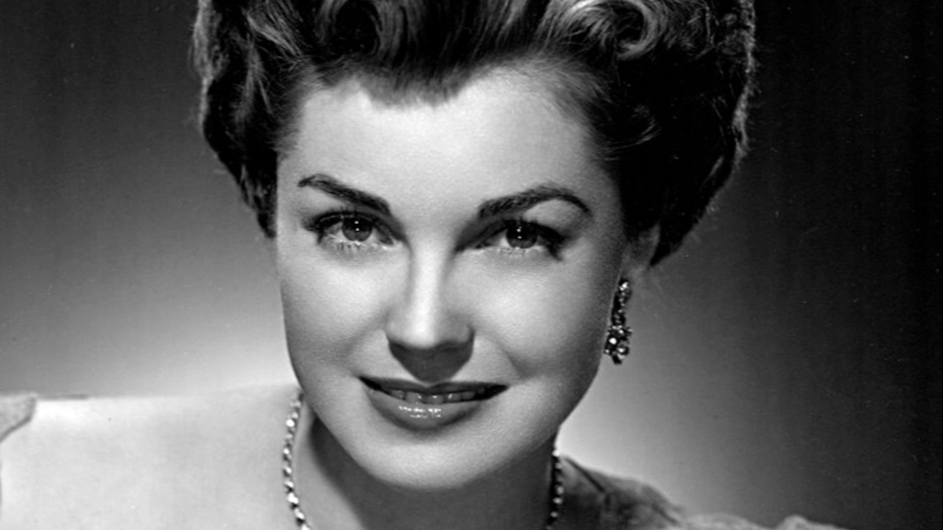 Publicity photo of Esther Williams.