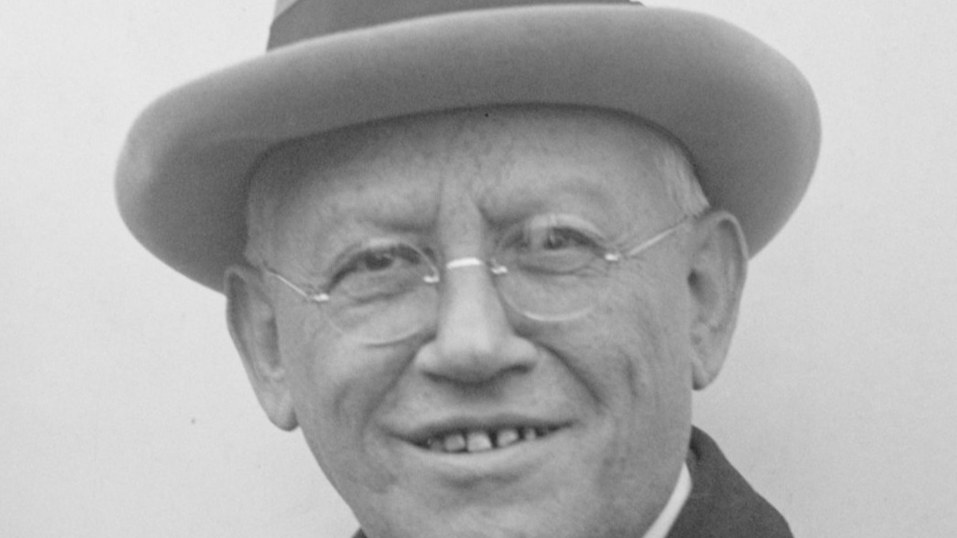 Title: Carl Laemmle, Carl Jt. & Rosabelle
Abstract/medium: 1 negative : glass ; 5 x 7 in. or smaller.